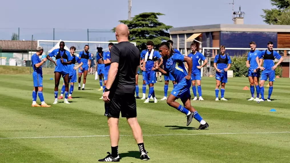 ‘Superb’ – Dyche hails the fitness condition of two Everton stars in pre-season