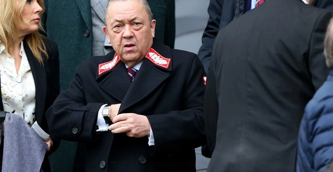 David Sullivan to hold crucial talks with West Ham player amid contract uncertainty